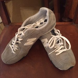 New Balance tennis shoes
